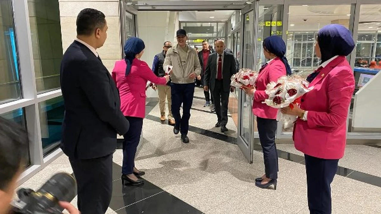 استقبال مميز.. الأهلي يرحب ببعثة الجيش الملكي المغربي في القاهرة